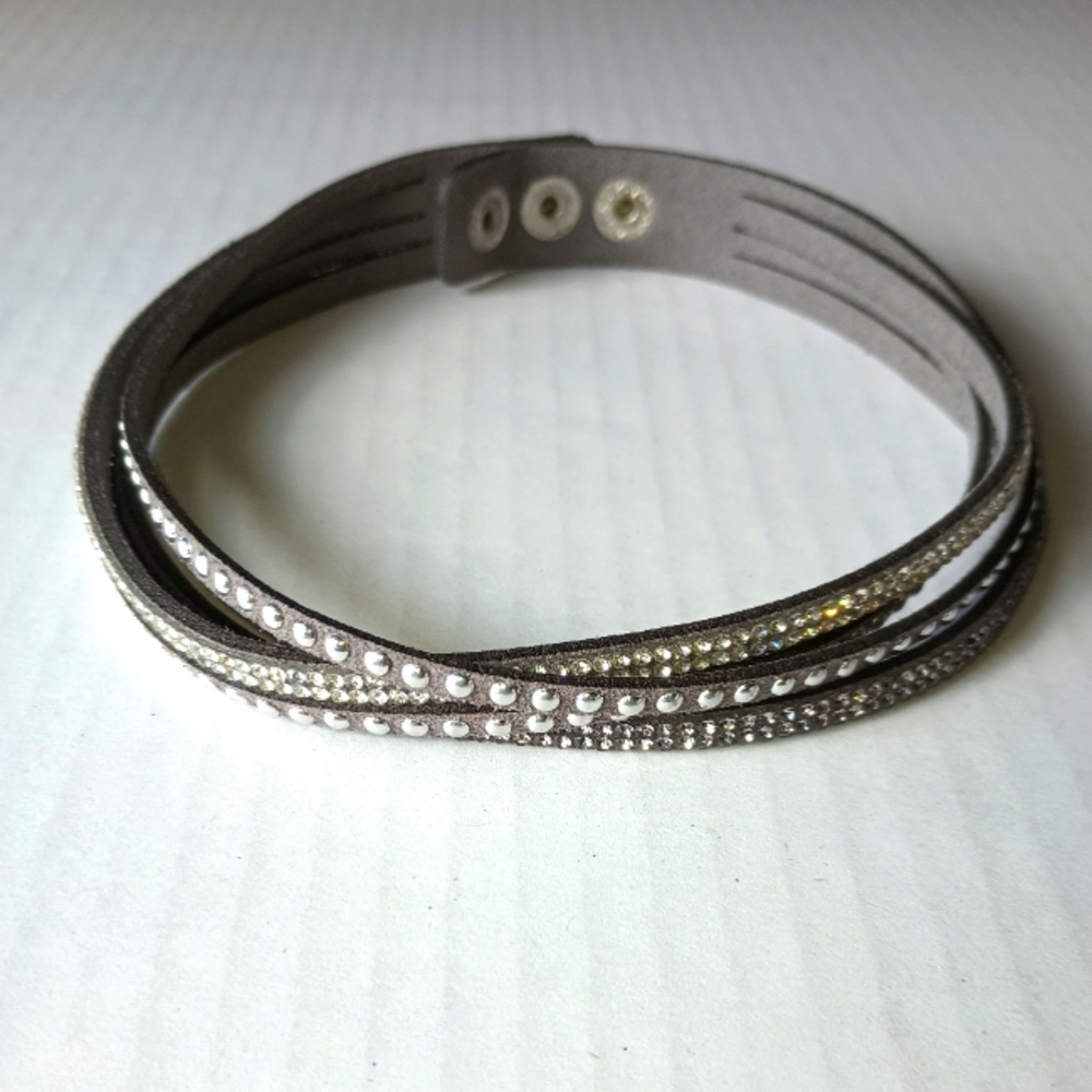 Gray pleather choker adjustable w silver accents